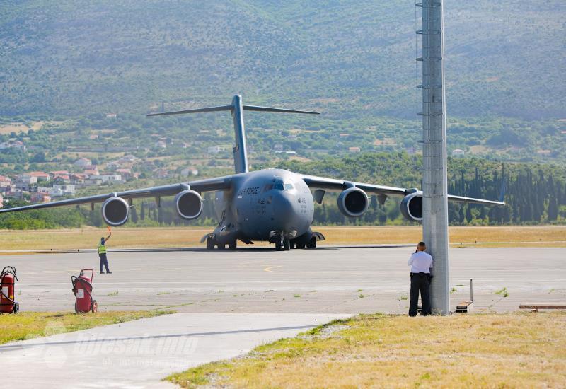 Jedan od najvećih zrakoplova na svijetu dovezao u Mostar vojnike OS BIH iz Afganistana